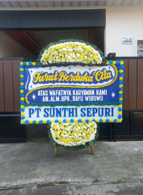 Papan Bunga Duka di Namohalu Esiwa